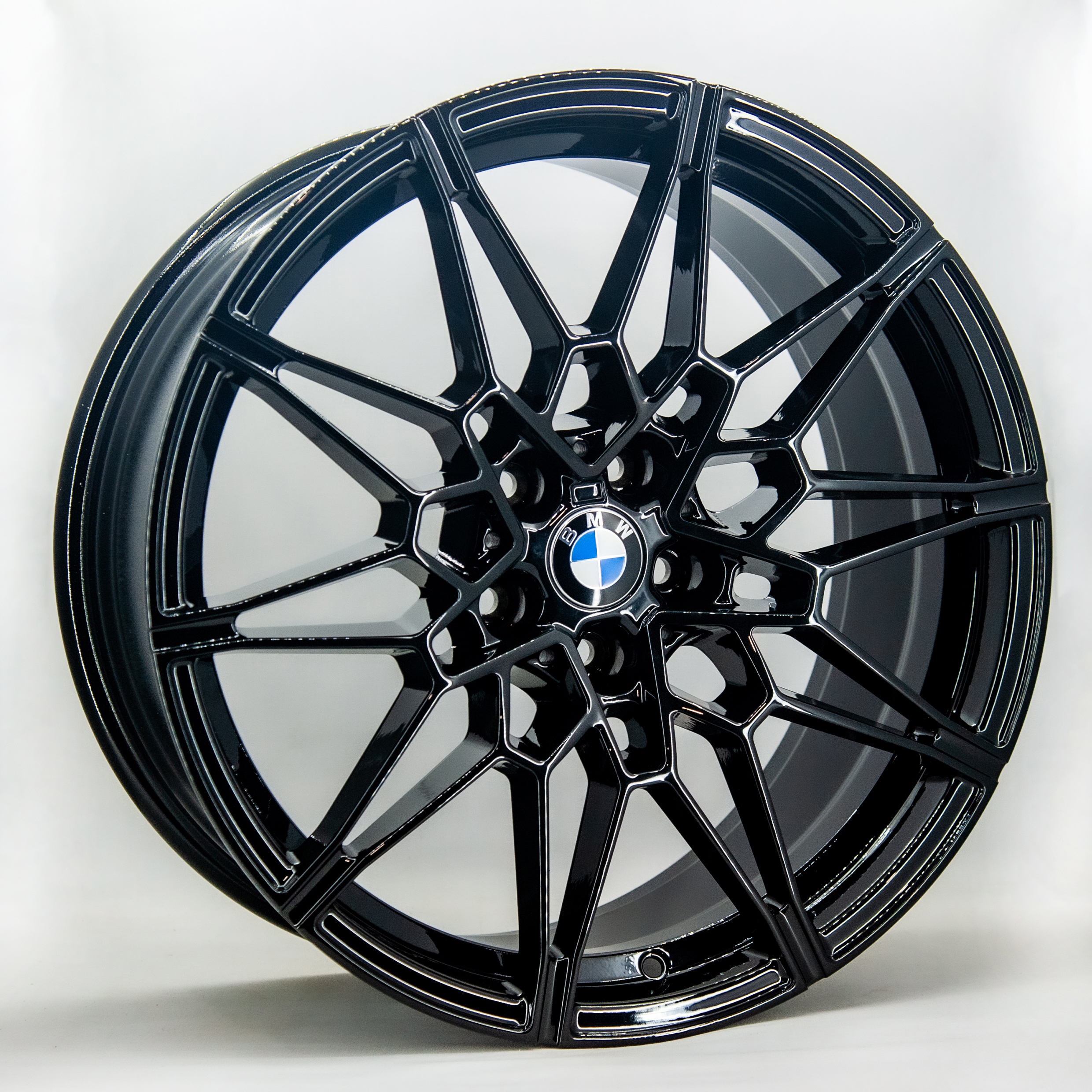 BMW R7 8.5x19 5x112 ET25 DIA 66.56 Black