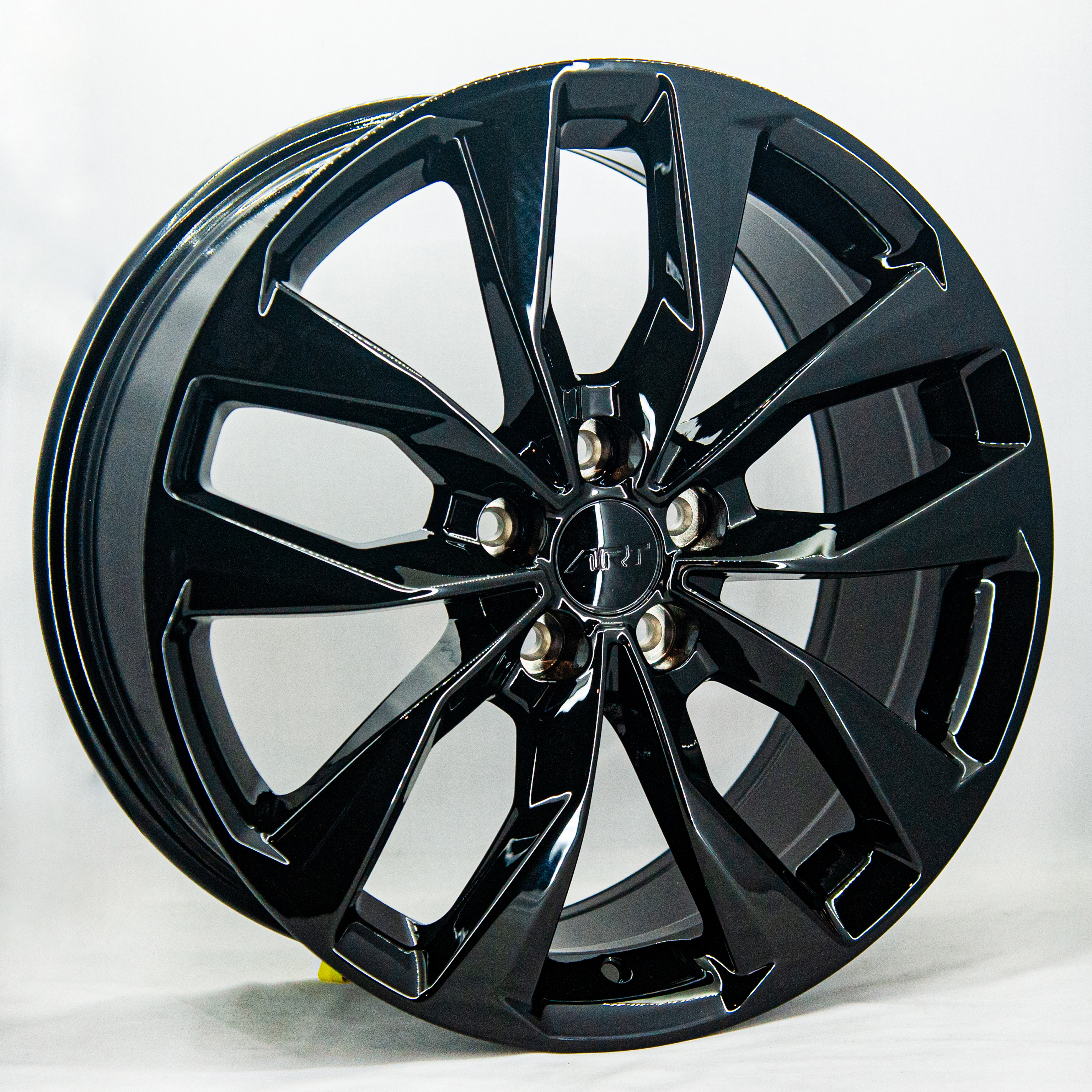 Ford GT Y1144 8x18 5x108 ET45 DIA 63.4 Black