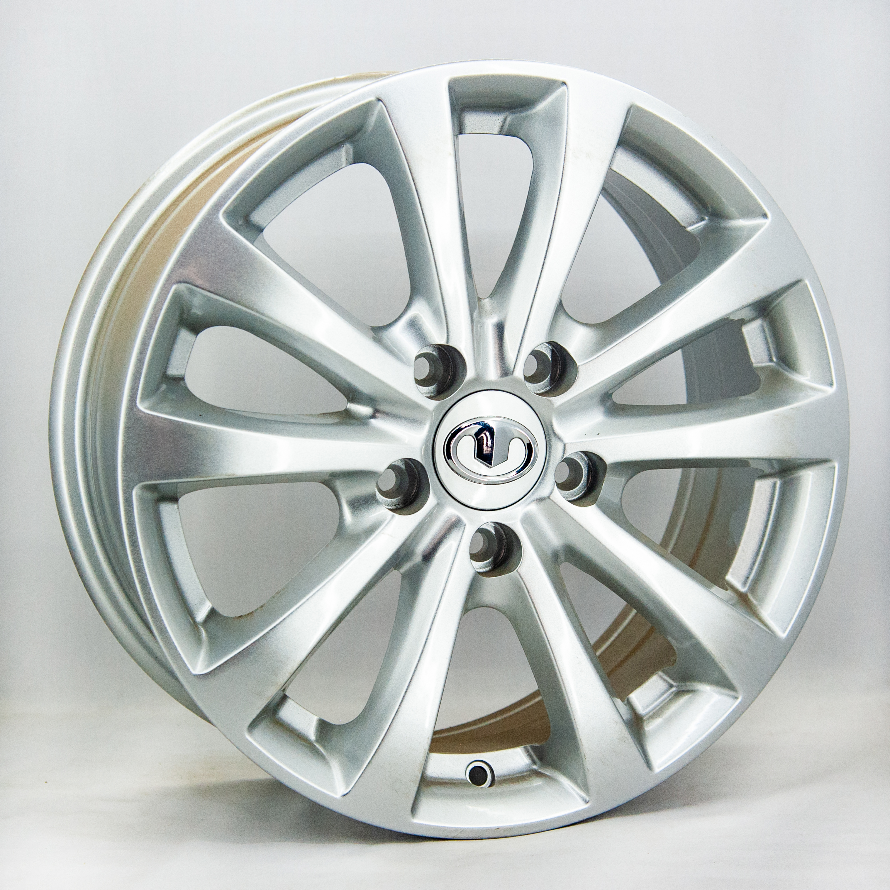 Haval ZY697 6.5x16 5x114.3 ET45 DIA 64.1 silver