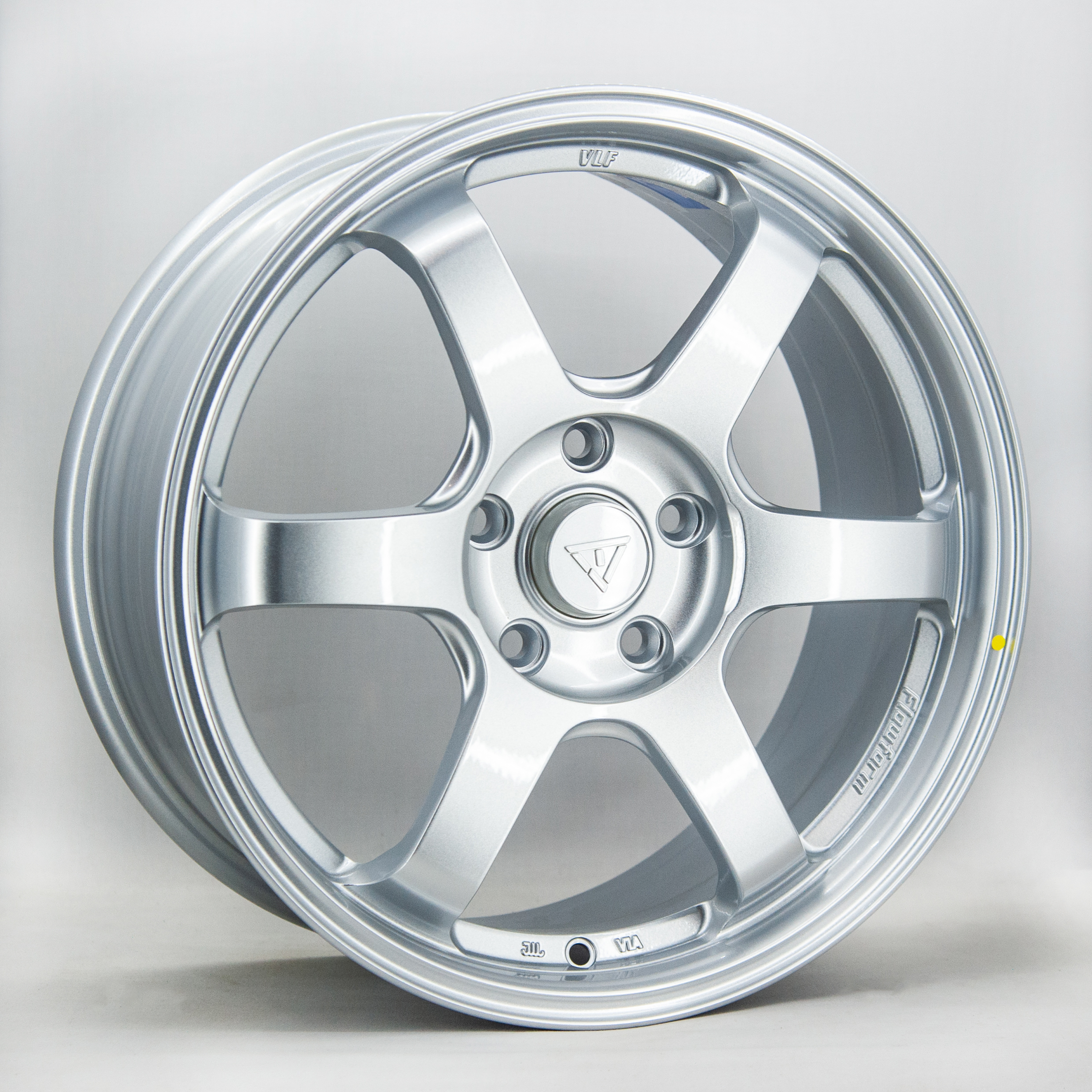 Vlf 56 7.5x17 5x114.3 ET40 DIA 73.1 silver